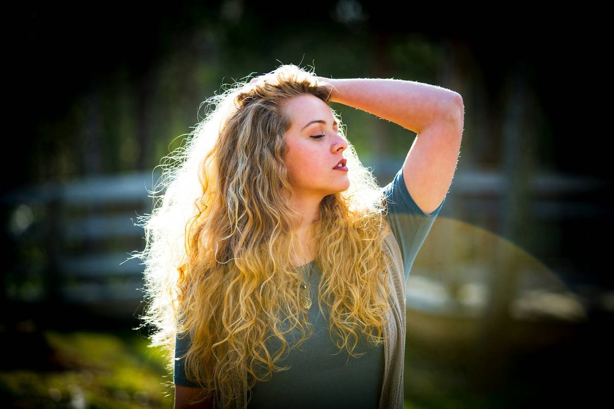 Sun setting hour - natural lens flare - modeling